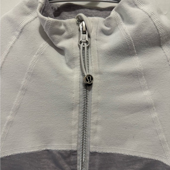 Lululemon Jacket - Picture 3 of 4